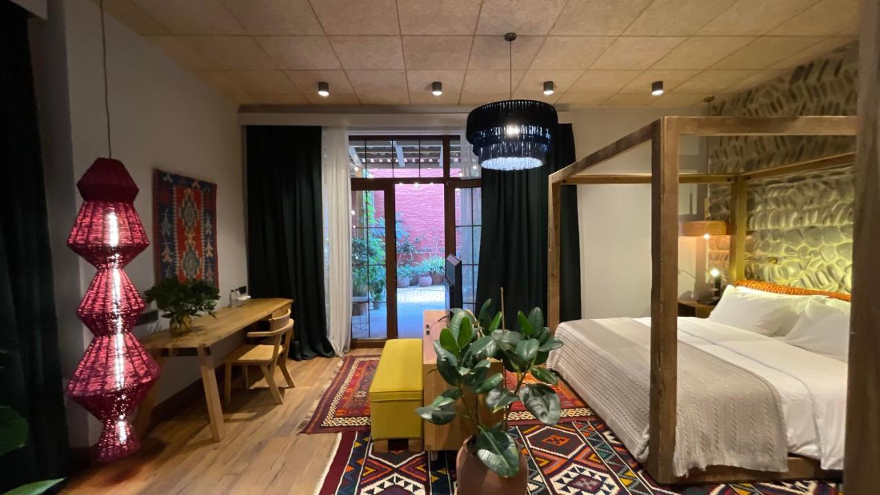 Khedi Hotel Tbilisi Buitenkant foto