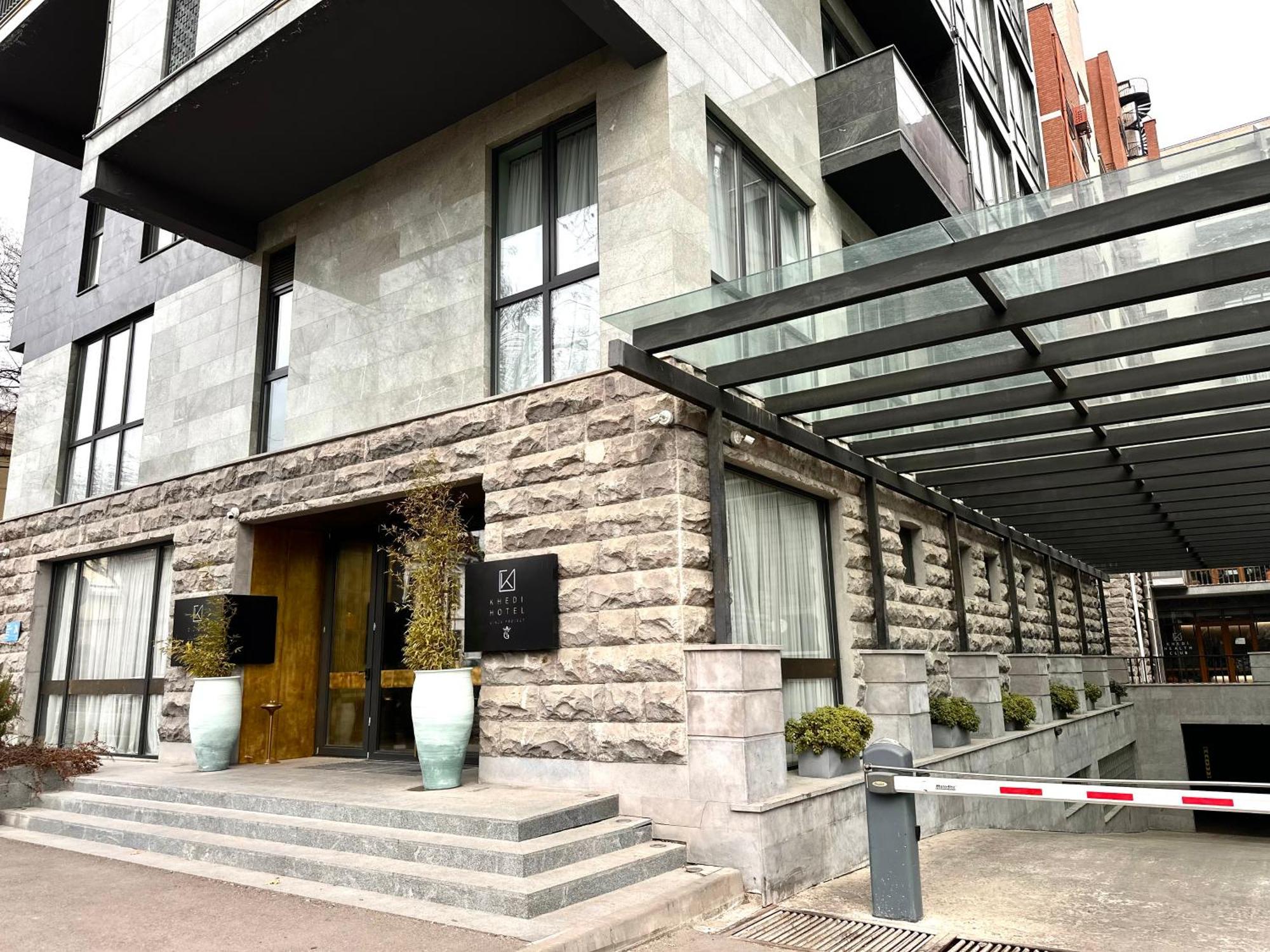 Khedi Hotel Tbilisi Buitenkant foto